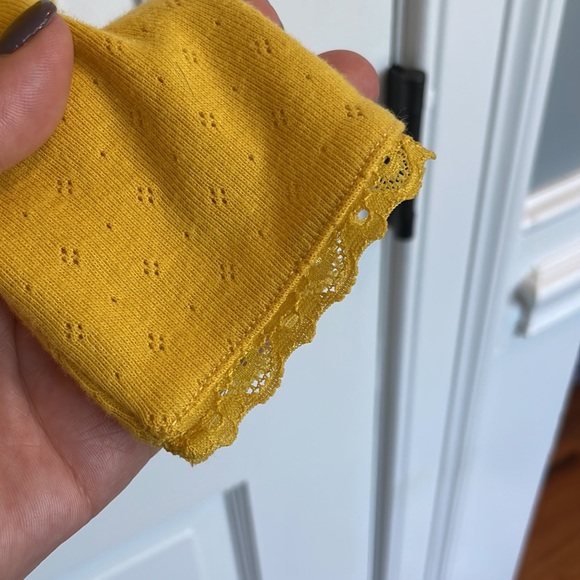 Mini Boden girls long sleeved T-shirt NWT size 8-9 yellow eyelet lace - Picture 4 of 6
